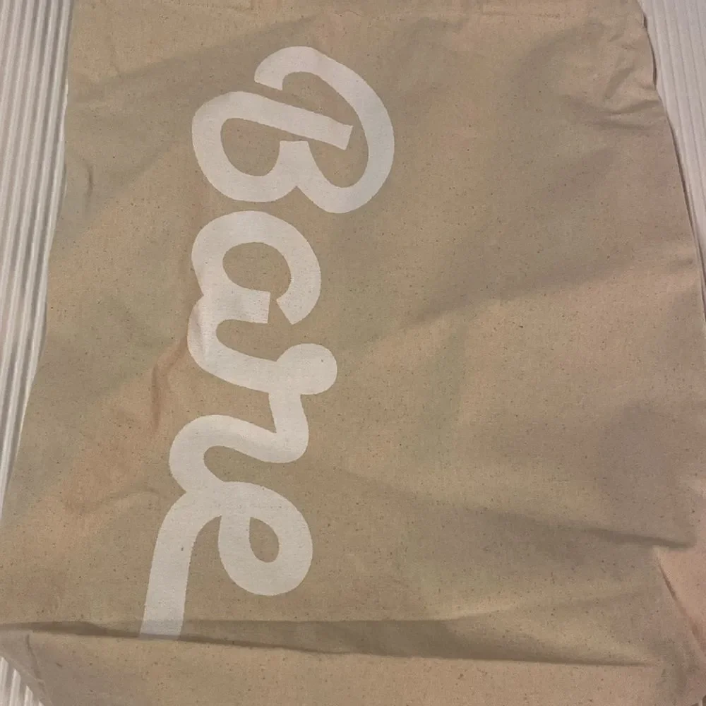 Bare tote bag